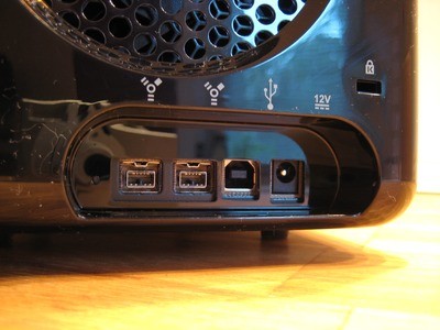 Drobo FireWire 800 Anschluesse